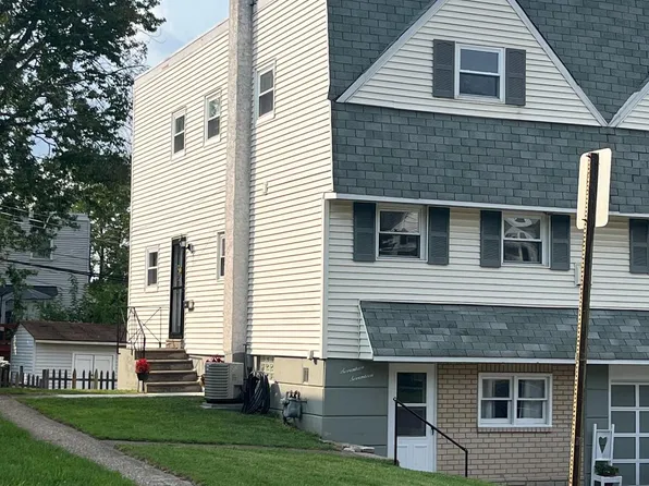 1717 Calamia Dr, Norristown, PA 19401