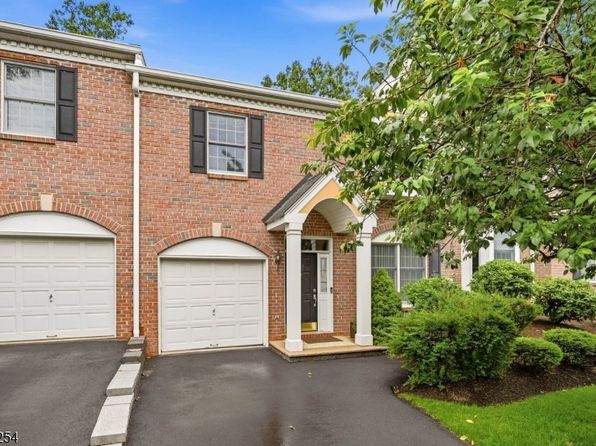 75 Spring Hill Cir