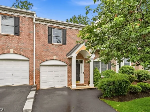 75 Spring Hill Cir, Wayne, NJ 07470