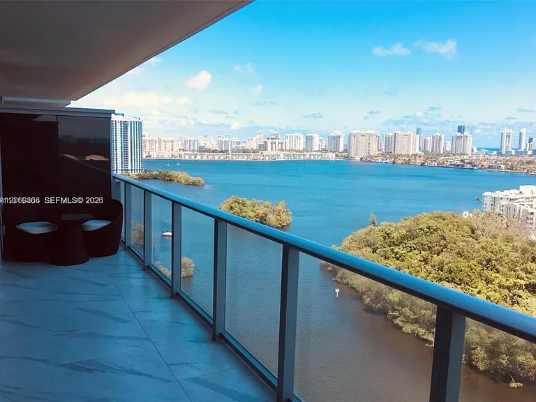 16385 Biscayne Blvd #1818 — Photo 16