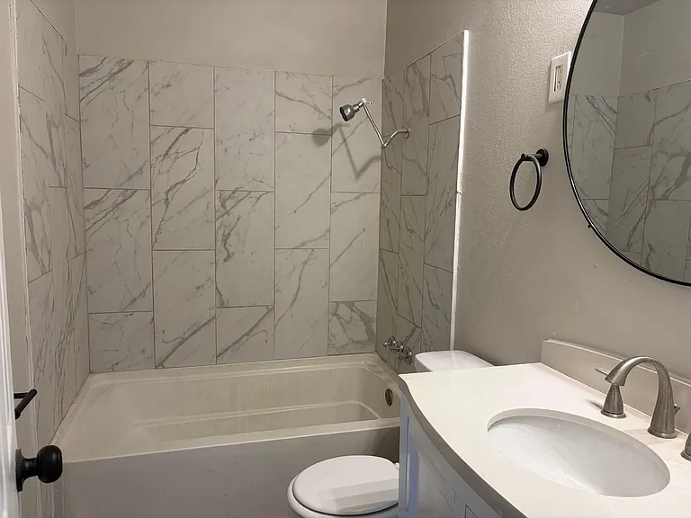5402 Lyndhurst Dr — Photo 7