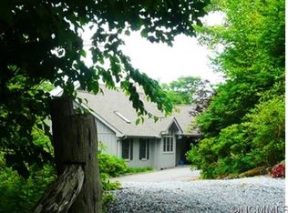 351 Summit Ridge Rd, Lake Toxaway, NC 28747