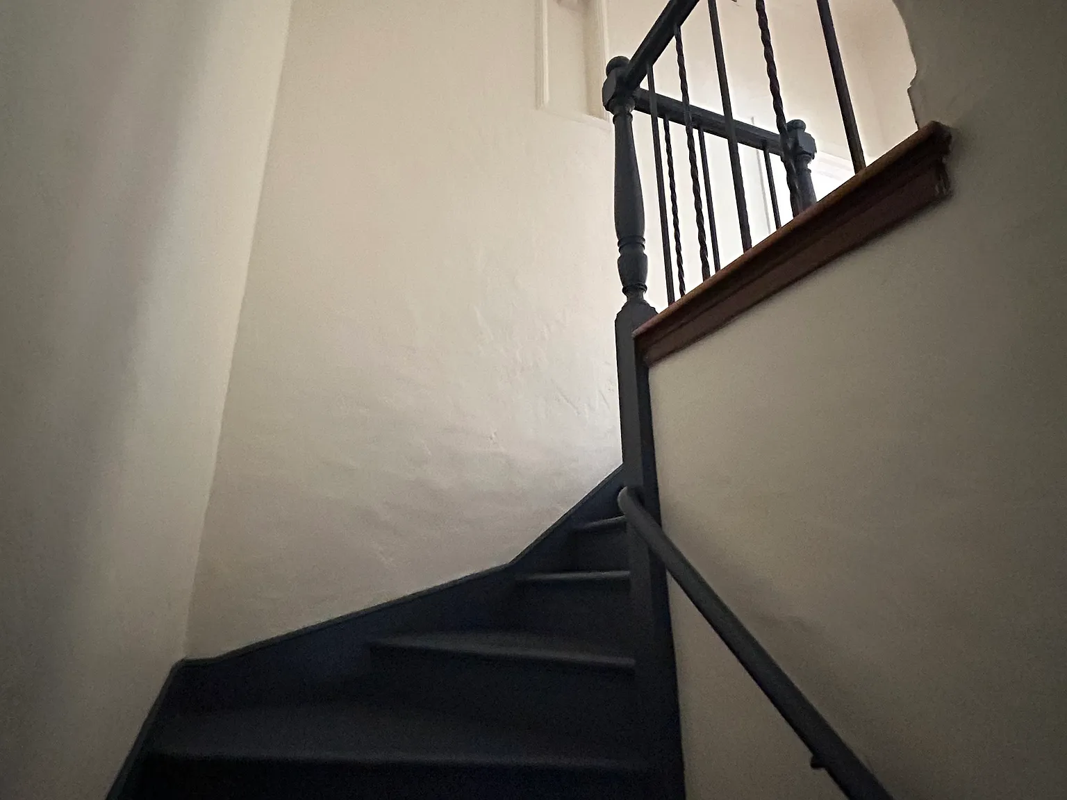 2 bed, 850 sqft, $8,000 — Photo 2