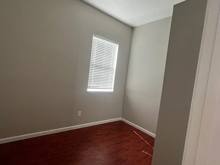 1820 V St #4 — Photo 13