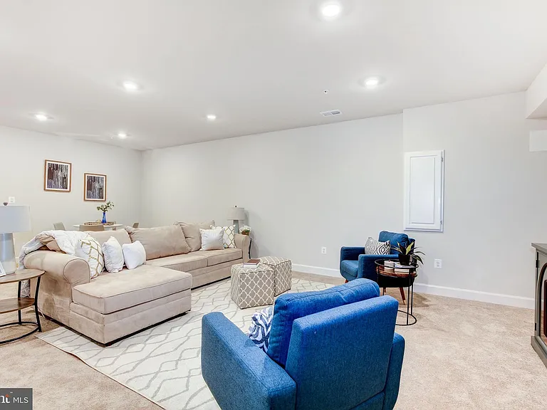6547 Clubhouse Dr — Photo 88