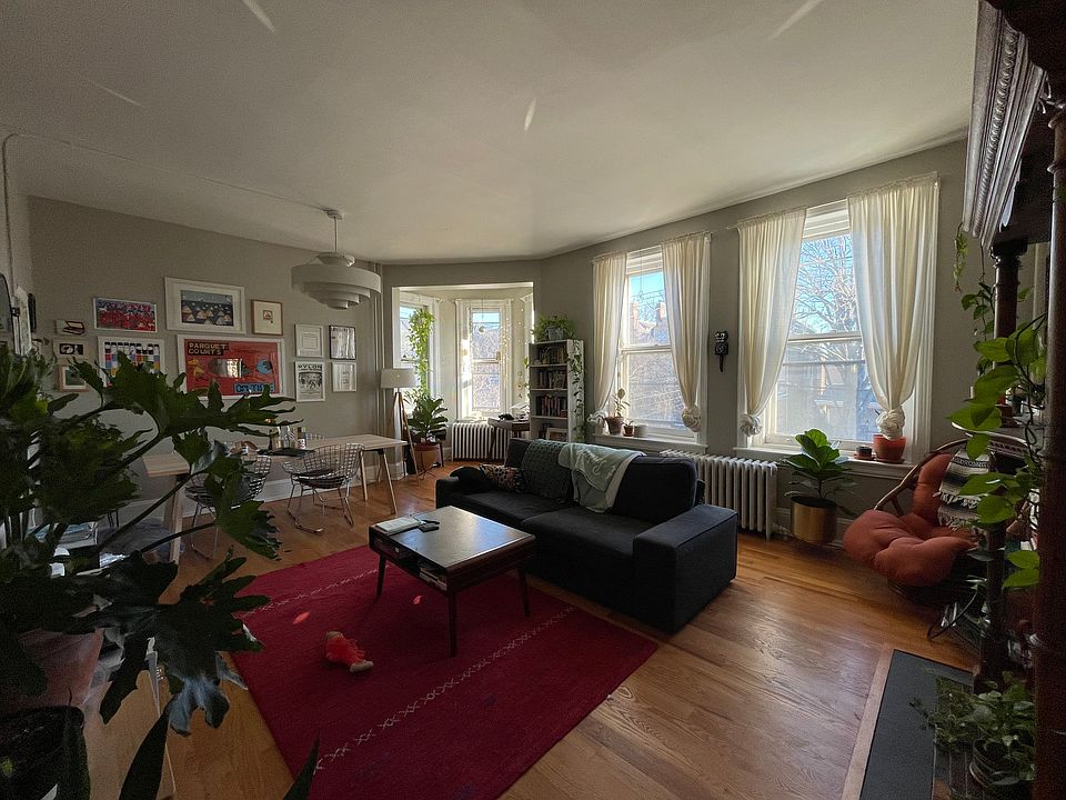 1st image of 828 S 48th St Floor 2