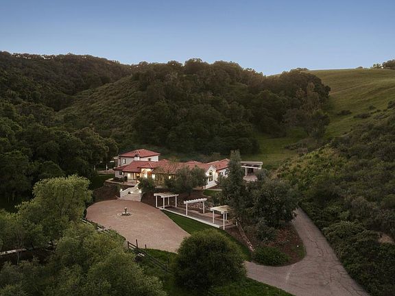 4th image of 372 Corral De Tierra Rd