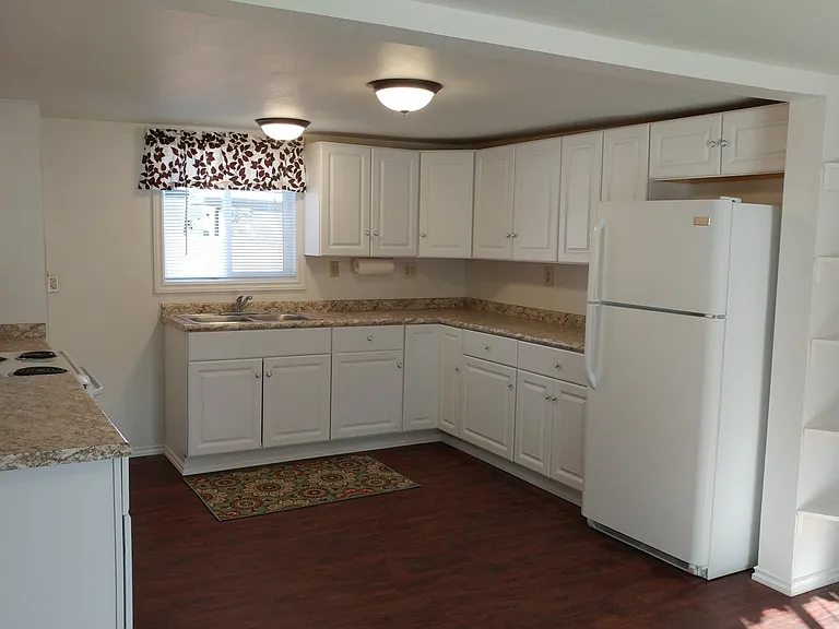 3242 Hilyard Ave — Photo 6