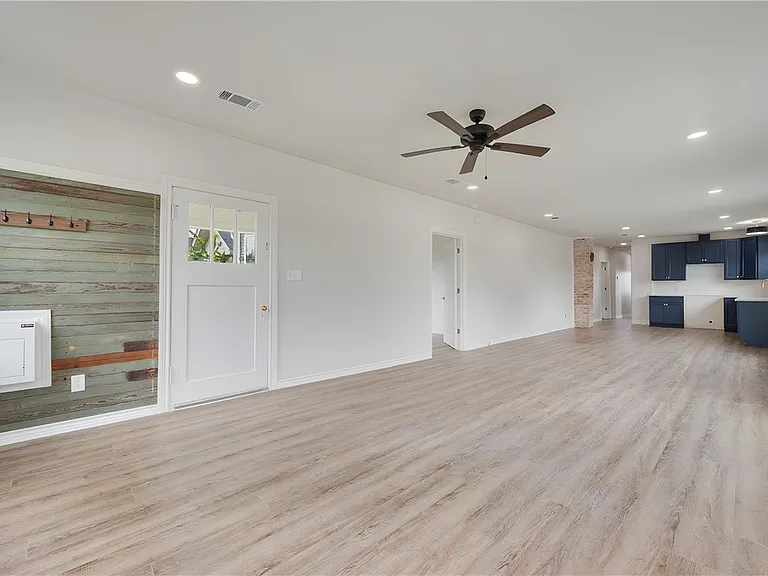 15102 Faircrest Dr — Photo 9