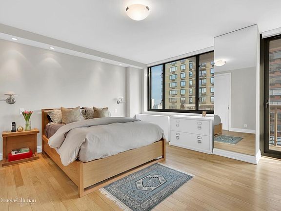 5th image of 1438 3rd Ave APT 17E