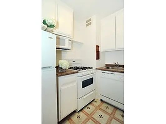 Sold by Citi Habitats | media 13