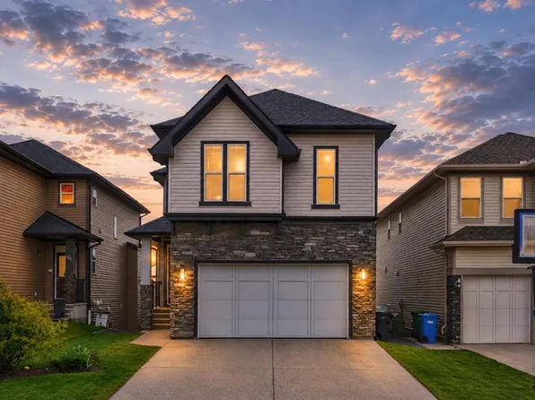60 NE Tremblant Ter SW, Calgary, AB T3H 0B9