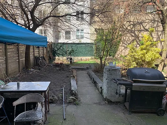 Rented by Premier Metro Realty Corp | media 34