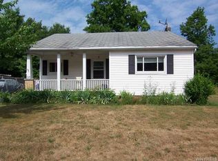 2048 Lockport Olcott Rd, Burt, NY 14028