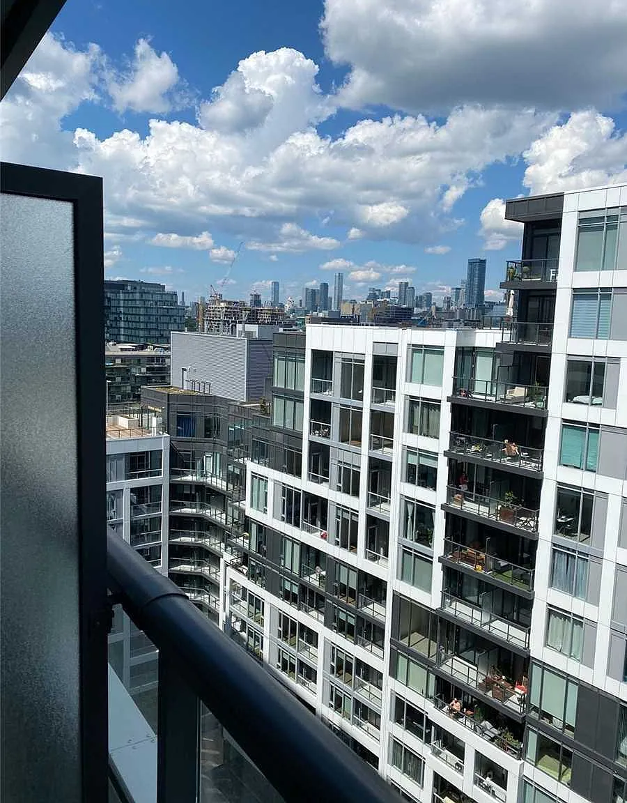 Studio, 320 sqft, $1,900 — Photo 4