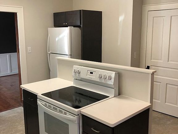 4th image of 61 Sunnyside Dr