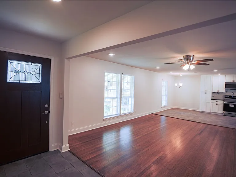 8006 Richmond Ave — Photo 10