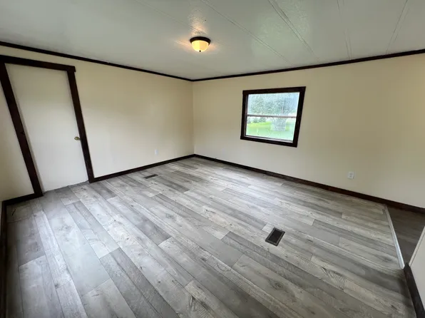 401 Dardouk Dr, Walhalla, SC 29691