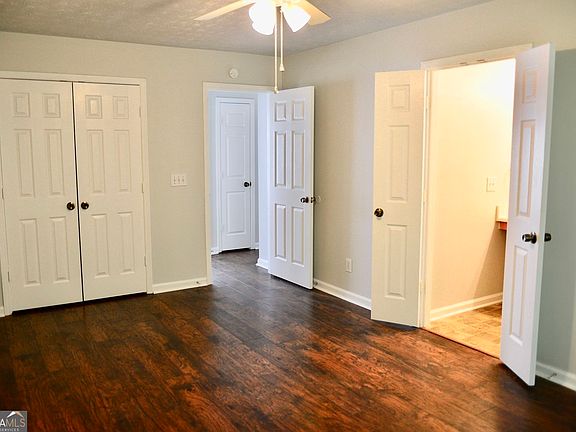 5th image of 4256 Viewpoint Ln