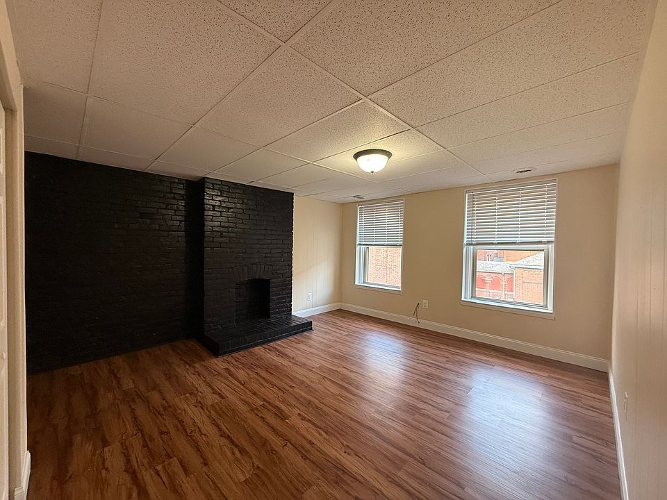 1st image of 4 Saint Johns Pl APT 3
