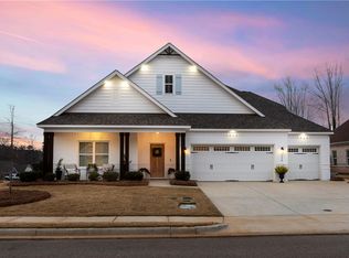 1650 Hidden Lakes Dr, Opelika, AL 36801