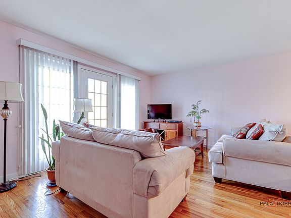4th image of 615 Quincy Bridge Ln APT 201