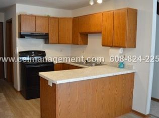 3105 Old Gate Rd, Madison, WI 53704