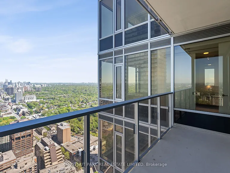 11 Yorkville Ave #4302 — Photo 25