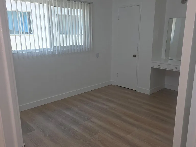931 S Trident St #B — Photo 18