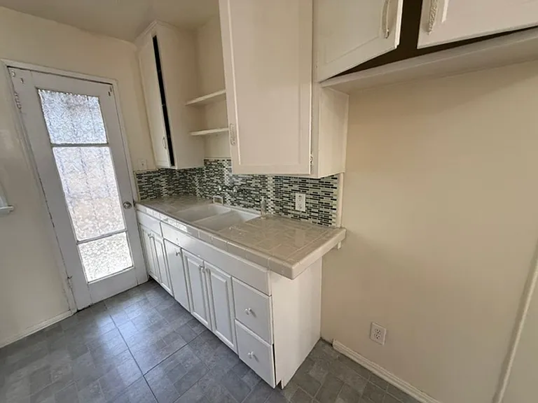 4621-4623 N Banner Dr — Photo 16