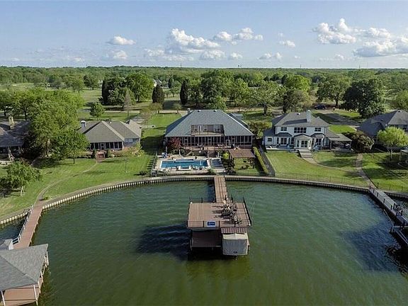 3rd image of 103 Lakeside Dr