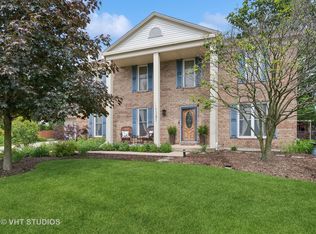 1381 Birchbark Trl, Carol Stream, IL 60188