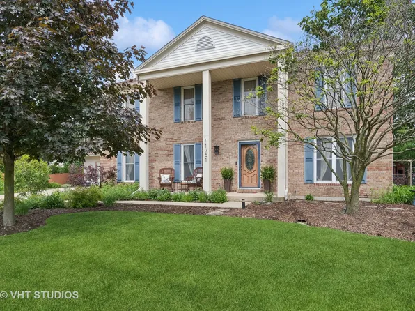 1381 Birchbark Trl, Carol Stream, IL 60188