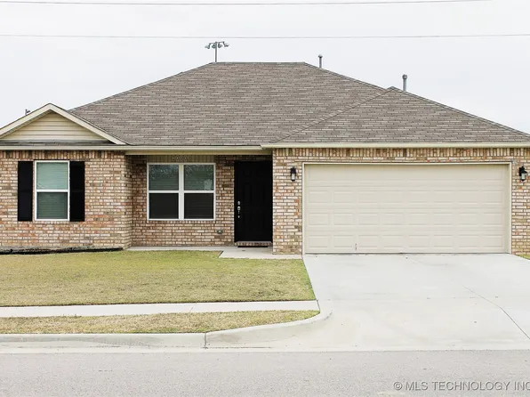 10903 N 101st Ct E, Owasso, OK 74055