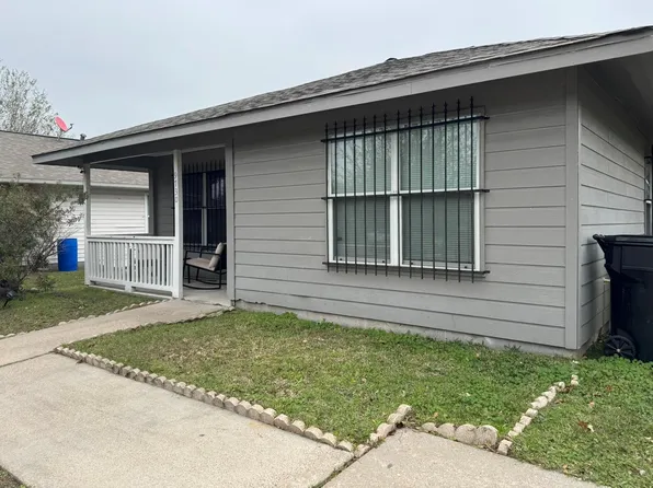 9730 Linares Dr, Houston, TX 77078