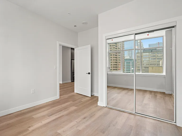 736 8th Ave SW — Photo 44