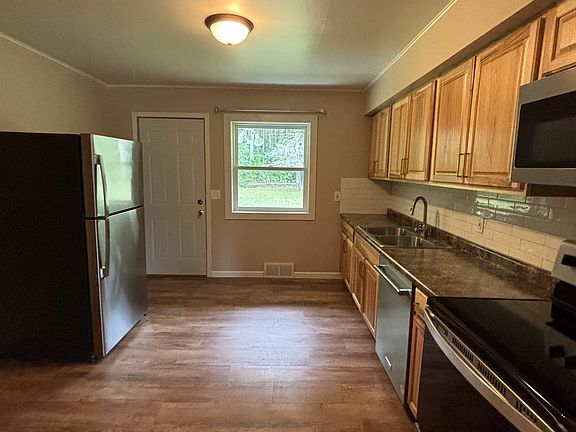 2nd image of 301 Highway 23 S #3