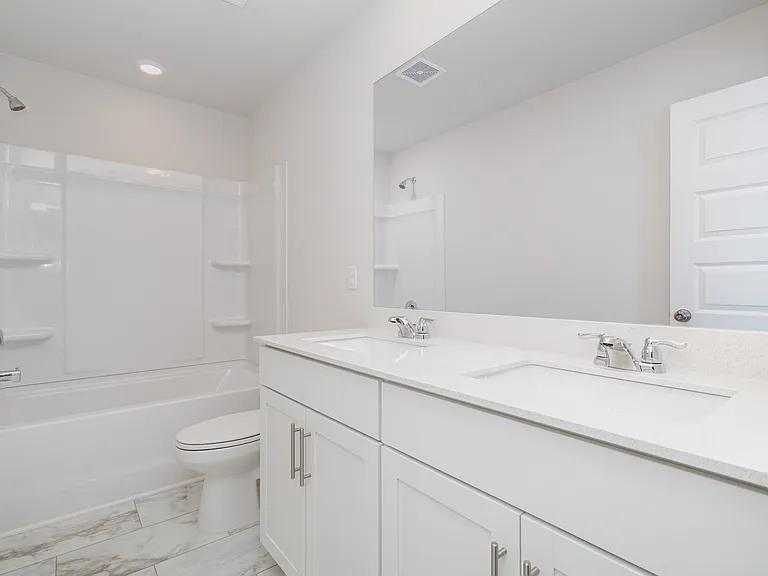585 Lyness Dr — Photo 21