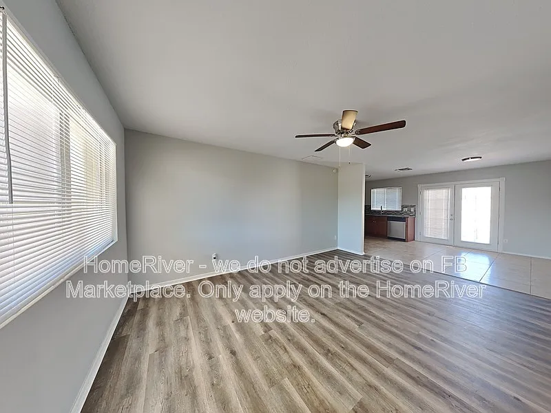4 bed, 2.0 bath, 1160 sqft, $2,120 — Photo 4