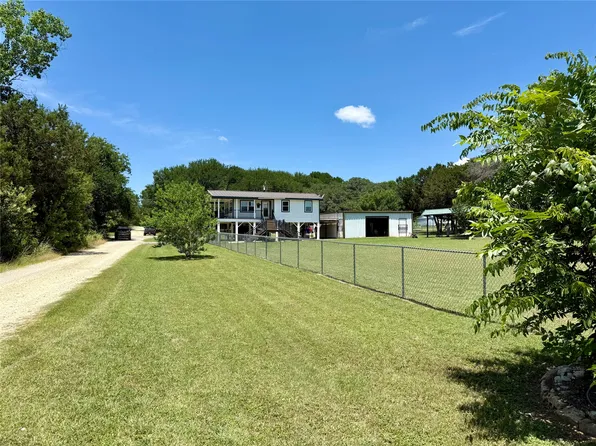 133 10th St, Whitney, TX 76692