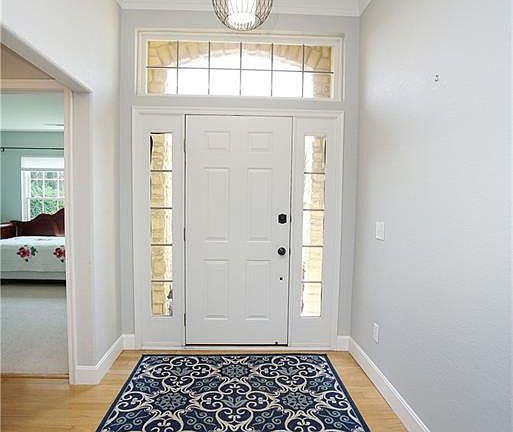3rd image of 450 Autumnwind Dr