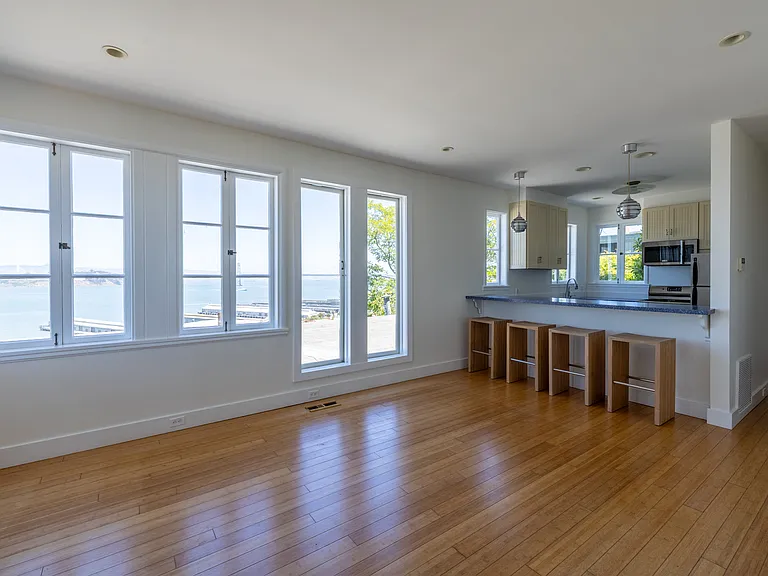 348 Greenwich St — Photo 6