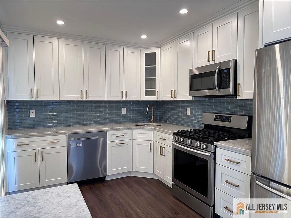 1st image of 12 Covington Ct #12