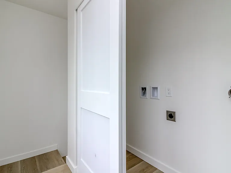 1117 Veneta Ave — Photo 4