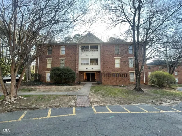 3520 Ivy Commons Dr APT 302, Raleigh, NC 27606