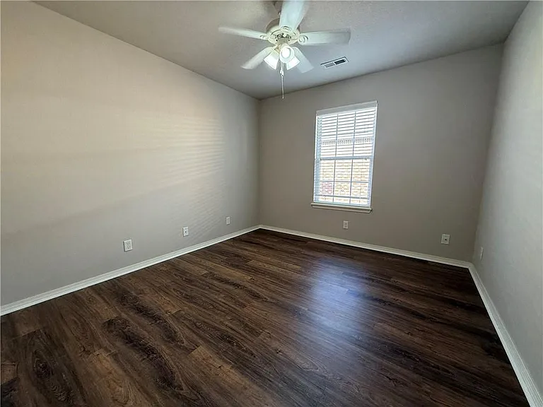 662 Appleridge Dr — Photo 8