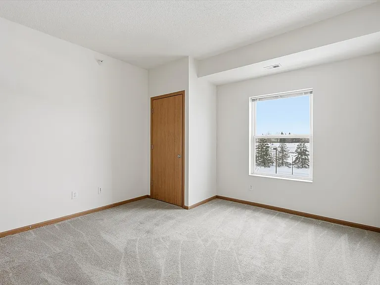 Crown Villa Apartments — Photo 14