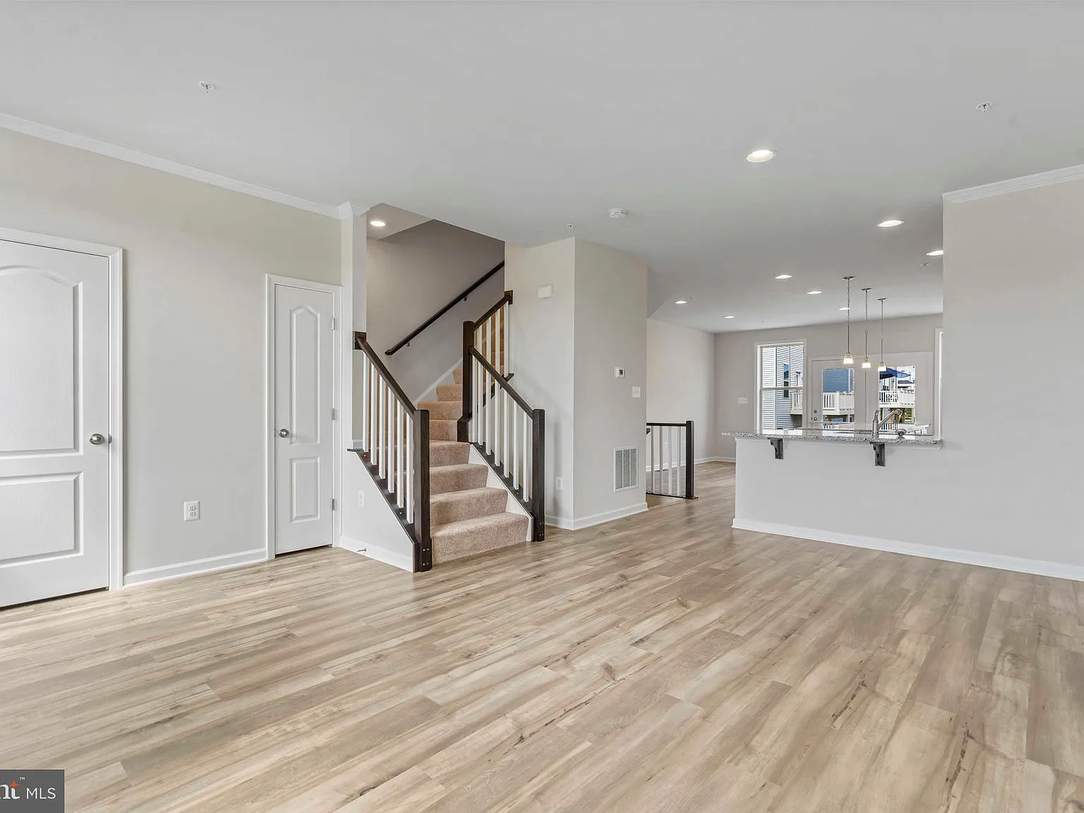 4 bed, 3.5 bath, $2,750 — Photo 4