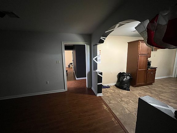 5th image of 13370 Fern St