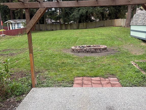 2nd image of 1385 Graham Dr #0